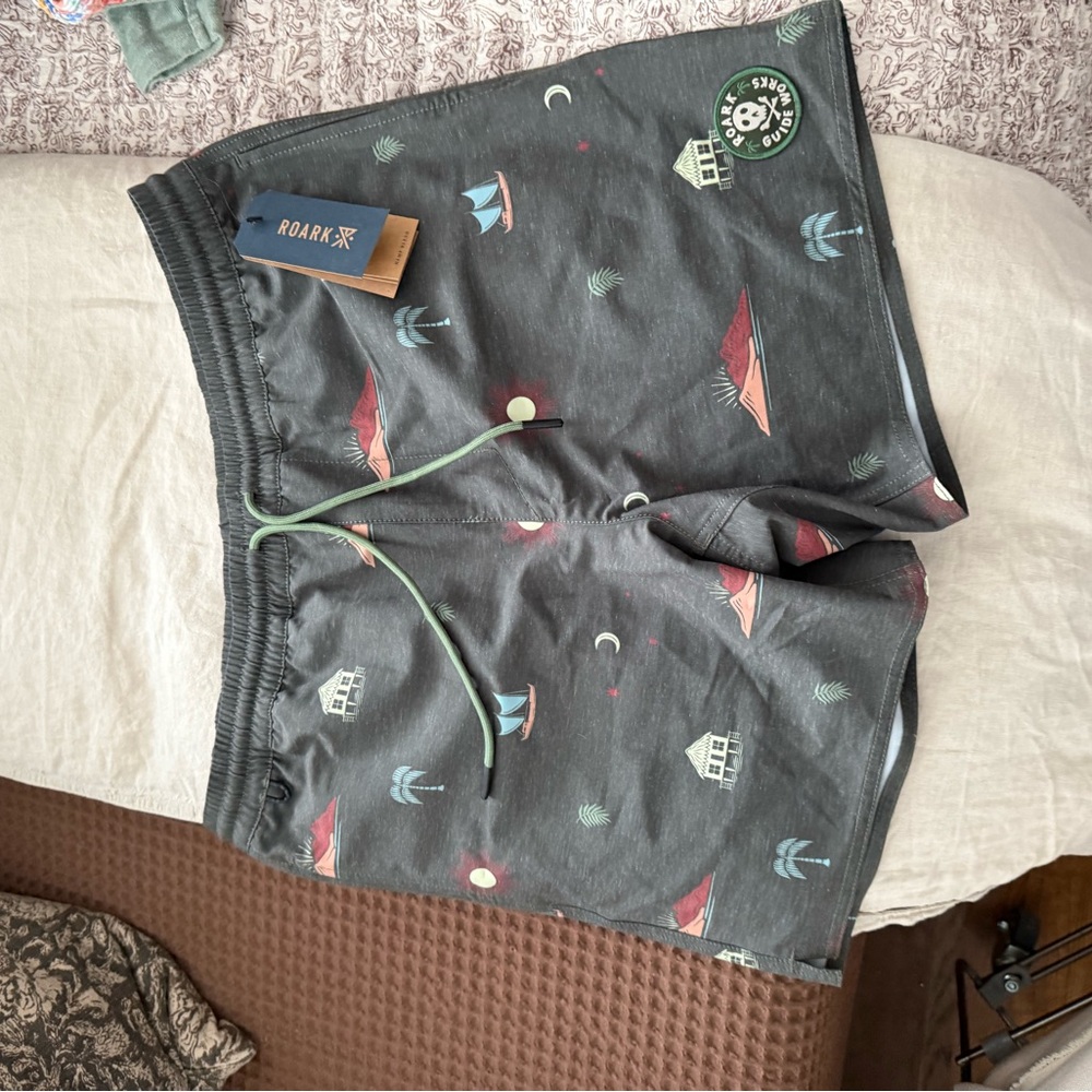 New Roark Patterned Swim Shorts Size M